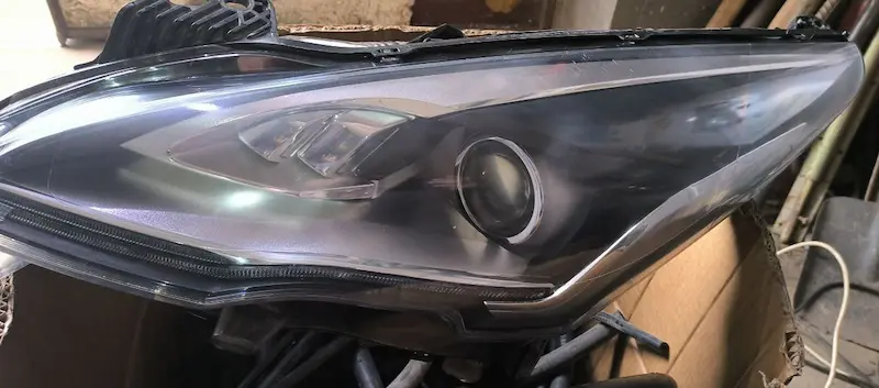 Тонке полірування скла фари Hyundai Tucson Львів