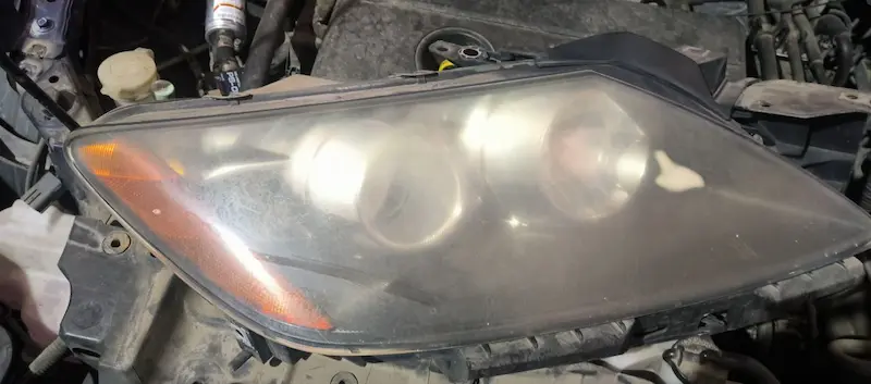 Процес заміни штатних лінз на Bi-LED у Hyundai Tucson у Львові